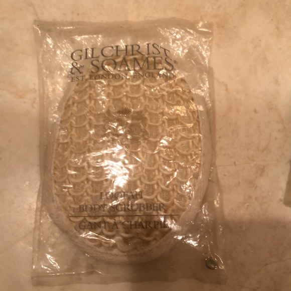 Gilchrist & Soames moisturizing bar and Mineral Bath Gel - Picture 4 of 5